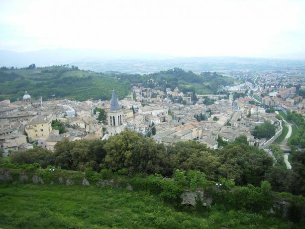 Spoleto dall'aria, vola in mongolfiera da Assisi 