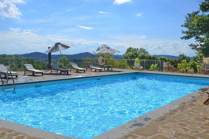 Tra Gualdo Tadino e Gubbio con Piscina - Casale G. Tadino