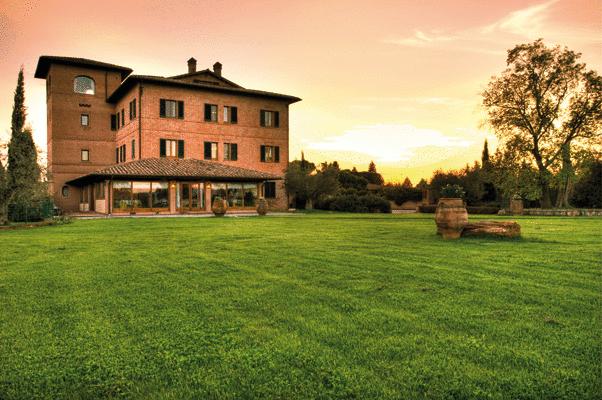 Hotel sul Lago Trasimeno con ampio giardino 