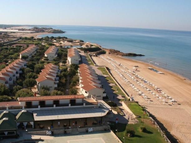 Villaggio tra Scoglitti e Santa Croce di Camerina davanti al mare ideale per Famiglie con impianti sportivi 