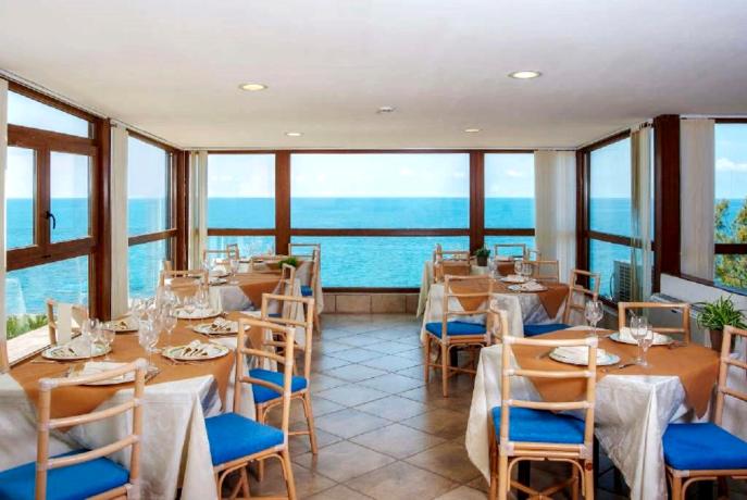 Sala-panoramica-ristorante-prodotti-tipiciCilento-Hotel-4stelle-Villammare 