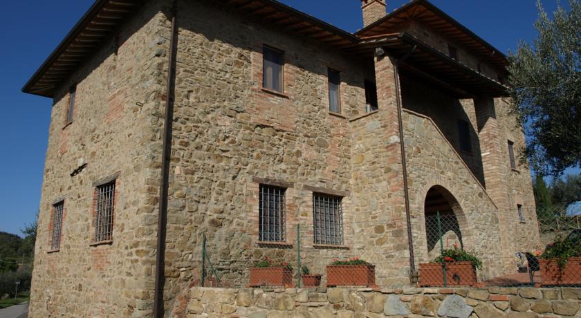 Agriturismo con piscina attrezzata e solarium Perugia 