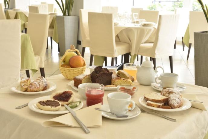 colazione-buffet-hotel-3stelle-San-Bartolomeo-mare-Imperia 