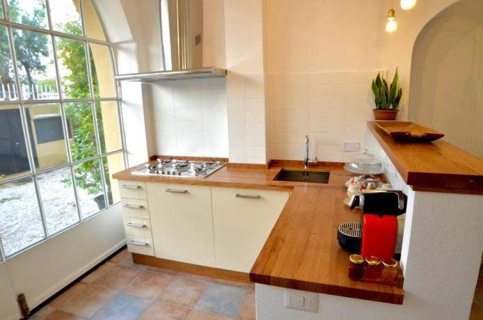 Cucina con angolo cottura B&B Genzano di Roma