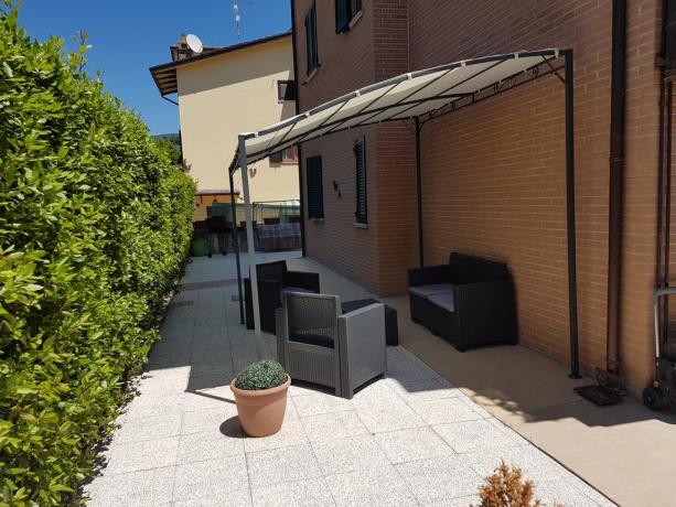 Salotto in rattan con gazebo
