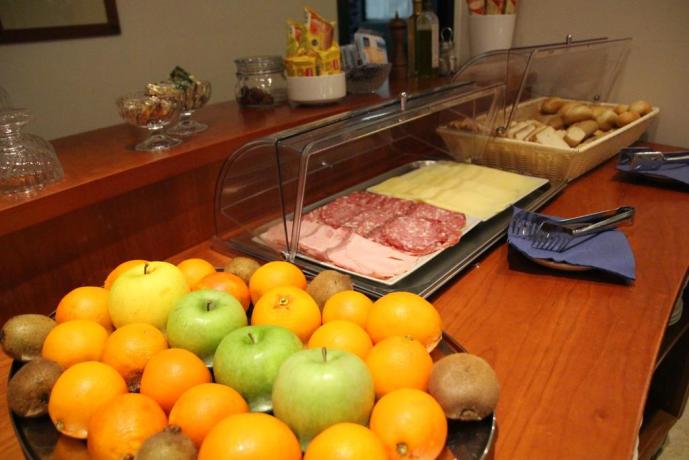 Colazione a Buffet dolce e salato