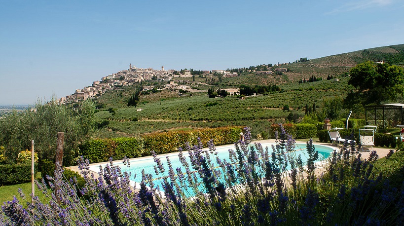 Appartamenti con Piscina in Umbria 