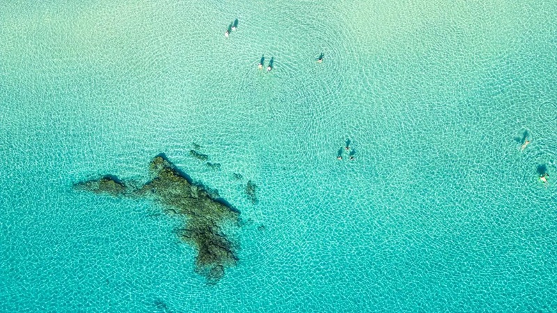 Mare cristallino davanti al villaggio Veratour Canarie 
