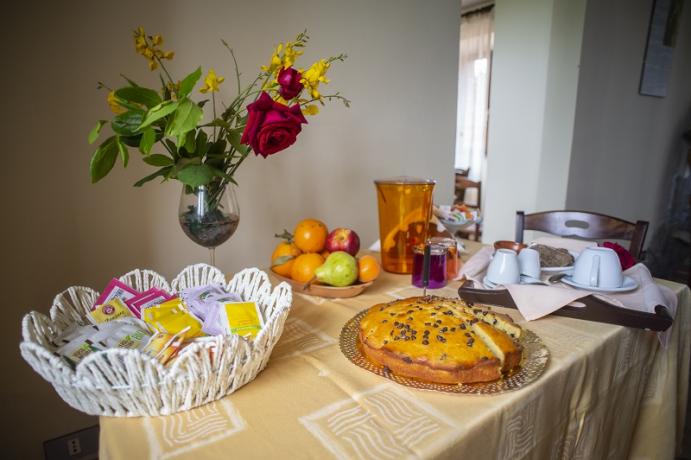 Colazione con torte fatte in casa