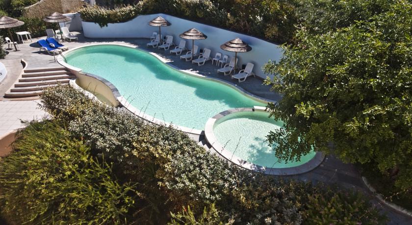 Hotel con Piscina vicino al Mare di Castelsardo