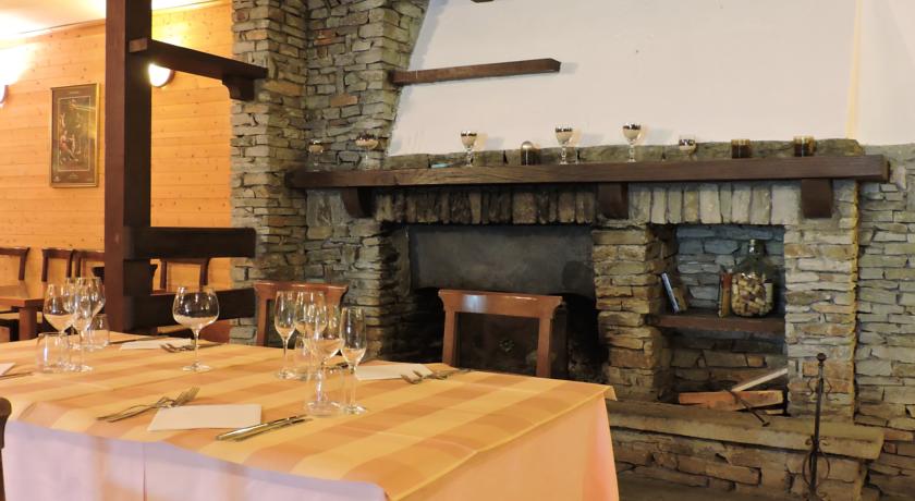 Ristorante in ambiente rustico  