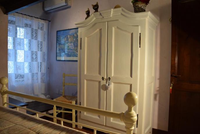 Armadio camera B&B Massa Martana