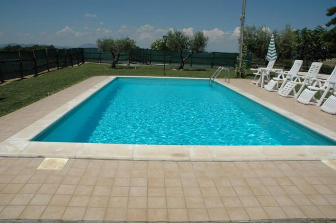 Vista Piscina dal Casale 