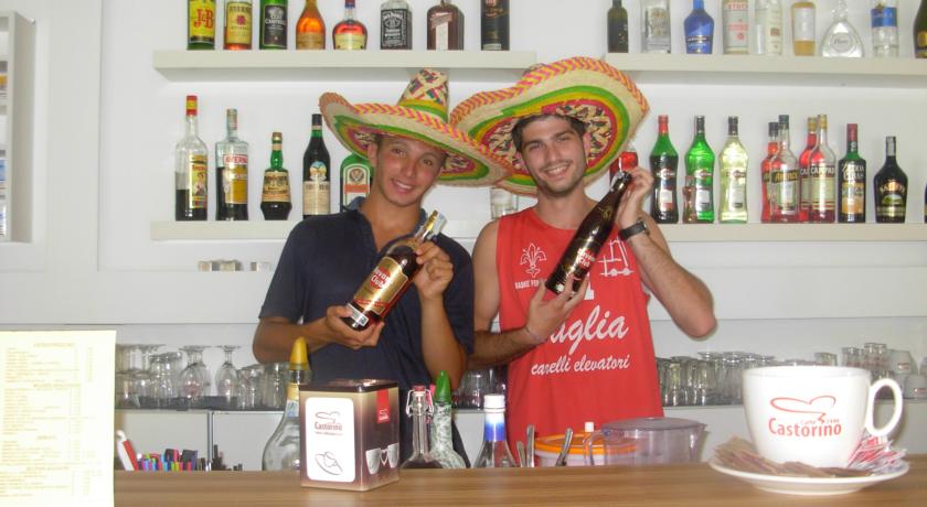 Ristorante, villette, calcetto, beach volley, animazione