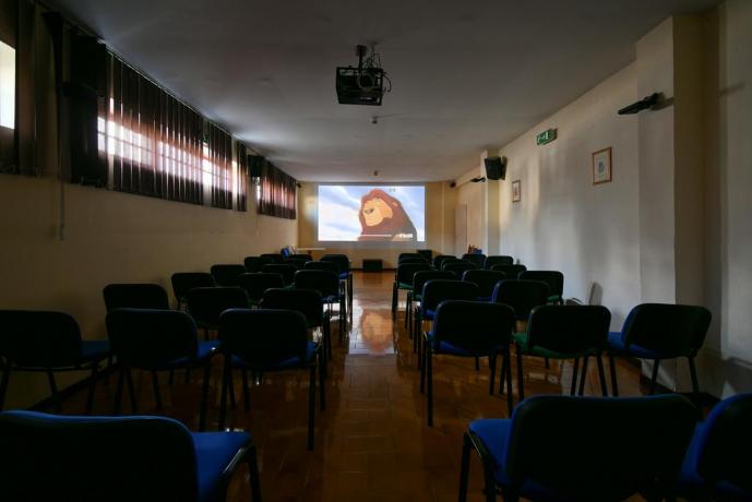 Sala cinema in Hotel vicino Roccaraso, Pizzoferrato