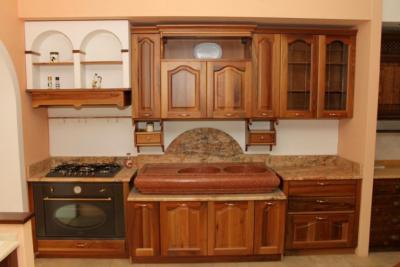 Produzione e Vendita cucine componibili in legno massello. Produzione e Vendita cucine componibili in legno massello.