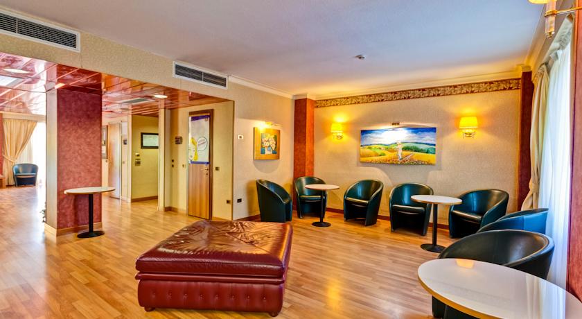 Hotel Norcia con Bar e Reception 24h