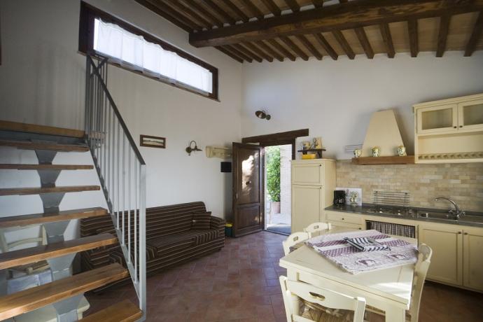 Ampia cucina attrezzata appartamenti Bolsena