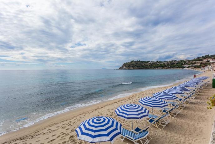 Resort sul mare con spiaggia privata in Calabria
