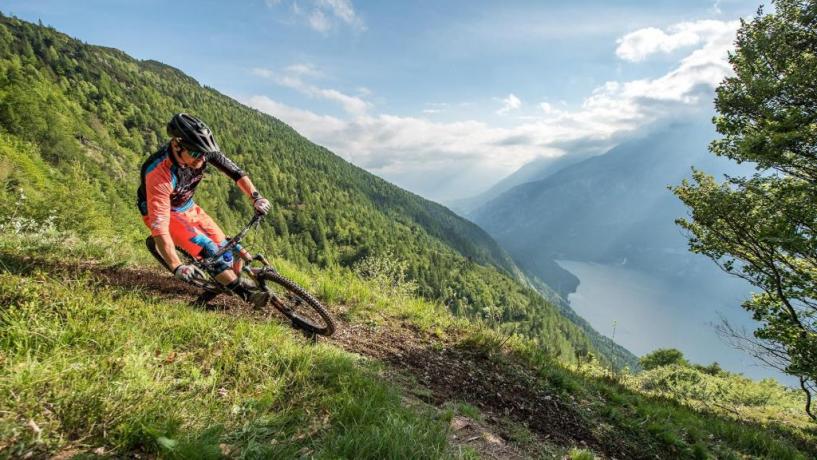 Hotel Molveno con escursioni disponibili mountain bike