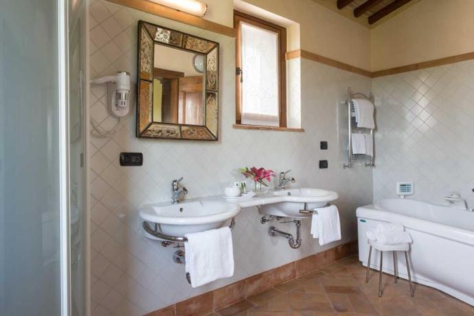 Bagno privato con vasca e kit cortesia, Villa 