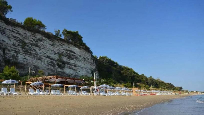 Villaggio turistico Rodi Garganico con spiaggia privata 