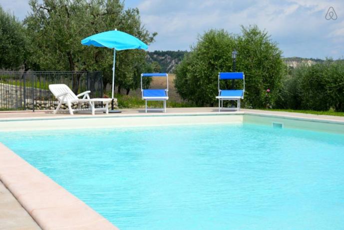 Casale con piscina vicino Orvieto per 14 persone 