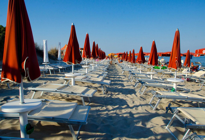 La spiaggia privata del Villaggio 