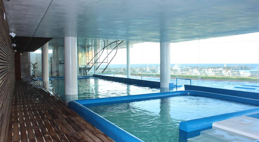 Spa con Talassoterapia e Piscine vista Mare
