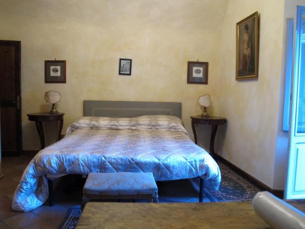 Camera da letto romantica