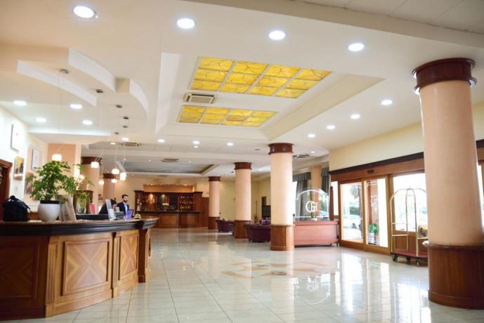 Hall Hotel 4 Stelle la Reggia di Caserta