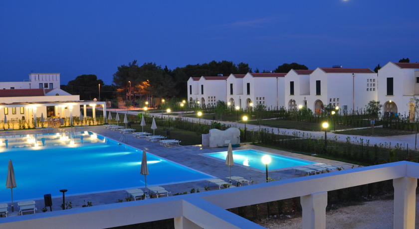 A Torre dell'Orso in Puglia villaggio ideale per la tua vacanza nel Salento in famiglia.