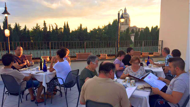 Ristorante  fronte Basilica Santa Maria degli Angeli, prezzi economici ed alta qualità per Gruppi in transito in Assisi.