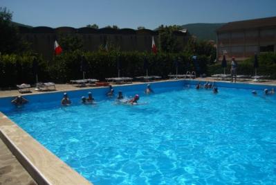 Piscina a pochi passi dall'Hotel
