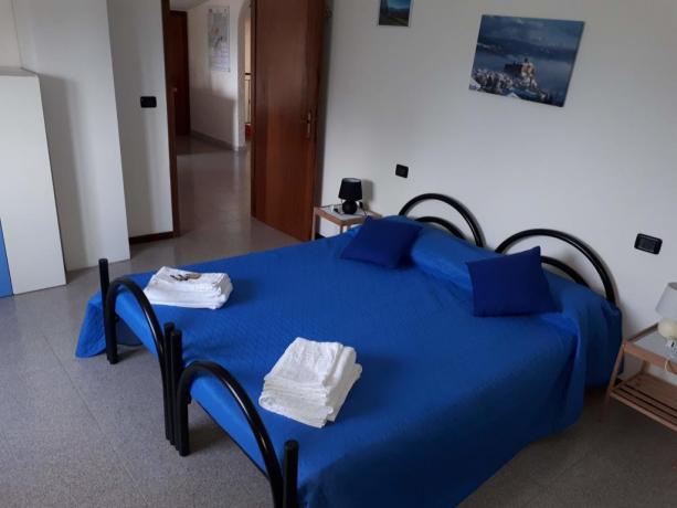 B&B Valtaro: camera blu matrimoniale o 2 singoli
