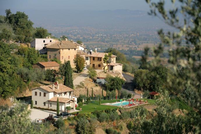 Vista panoramica del casolare a montefalco 