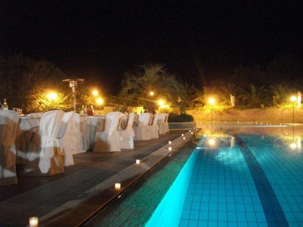 Piscina a sfioro in hotel 3 stelle Caltagirone