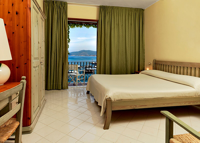 Resort con SPA e Camere vista mare