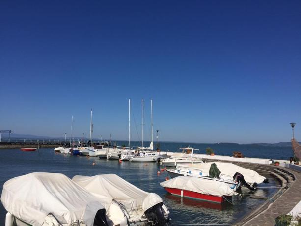 Hotel Lago Trasimeno vicino al molo e porto 