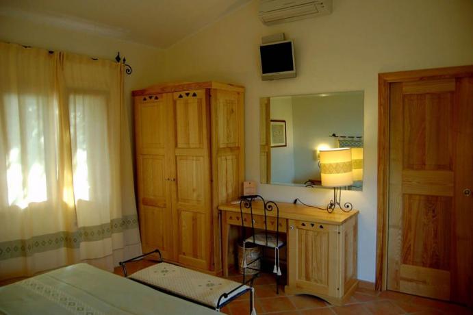 Camera da letto arredata e nuova in Sardegna