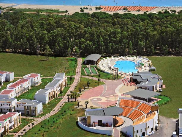Calabria Sibari, Hotel in Villaggio Turistico 4 stelle sul mare in Calabria a Cassano all'Ionio, 3 Piscine, Animazione, Ristorante, Impianti Sportivi e Spiaggia Privata 