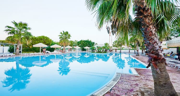 Piscina grande dimensioni: Villaggio 4 stelle Puglia Emmanuele 
