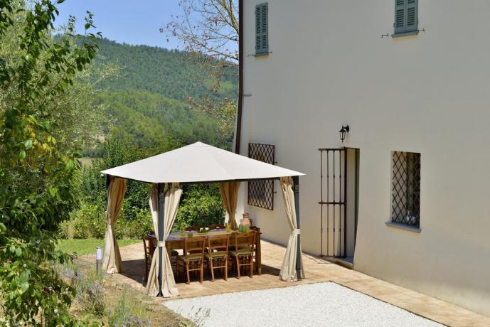 Villa in Umbria con ampio giardino esterno 