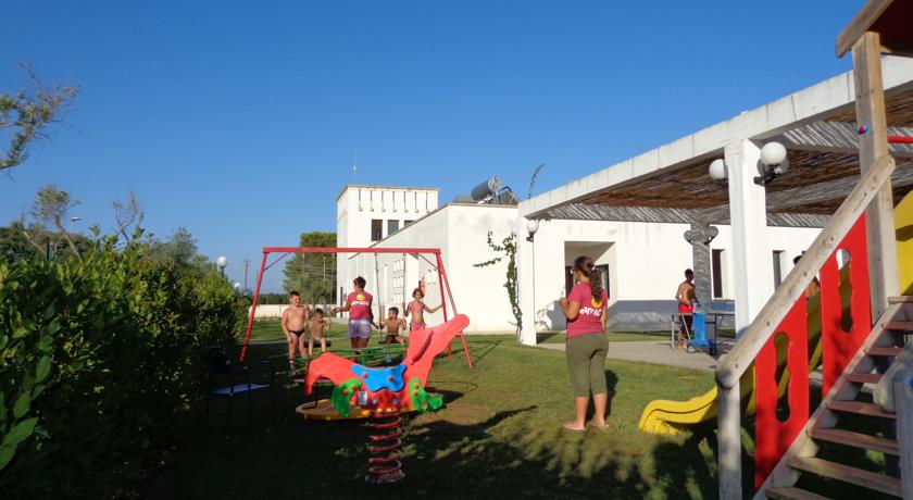 Residence con parco giochi, Alimini 