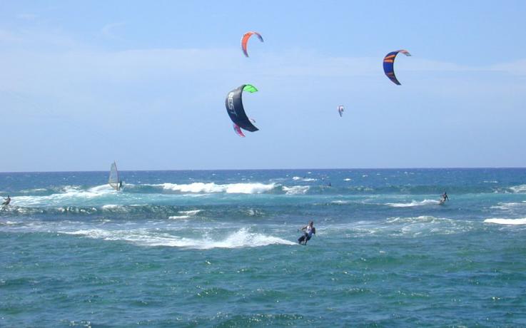 Corsi collettivi e individuali di Kitesurf in Calabria