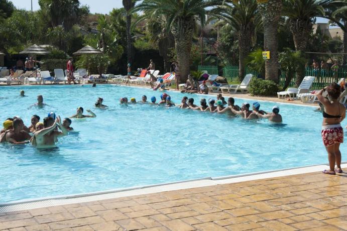 Animazione e attività in piscina	 