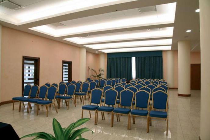 Sala eventi e Piscina Coperta Hotel vicino Napoli