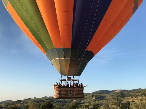 vola sopra la bellezza dell'umbria 