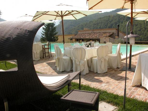 Ristorante esterno in Piscina Antica Residenza 