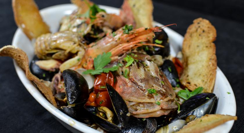 Ristorante con specialità Pesce